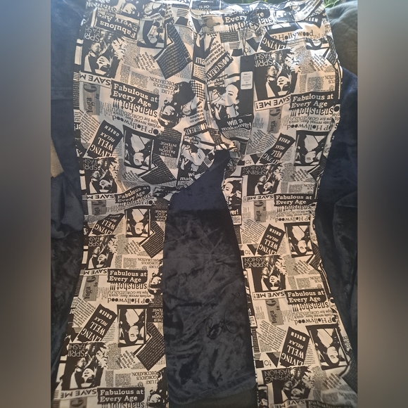 Fashion nova pants. Size 40-42 - Picture 2 of 6